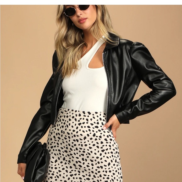 NWT! Lulus Cool Vibes Forever Black Vegan Leather Puff Shoulder Jacket - Picture 5 of 12